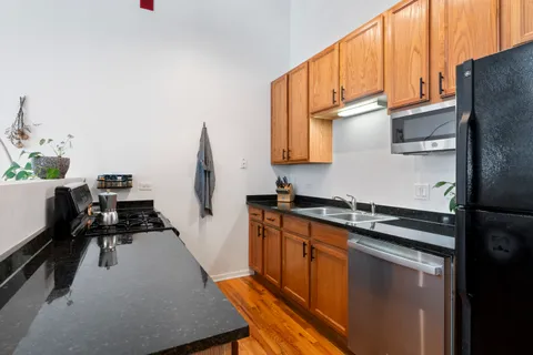 $240,000 | 1645 West Ogden Avenue, Unit 438, Chicago, IL 60612