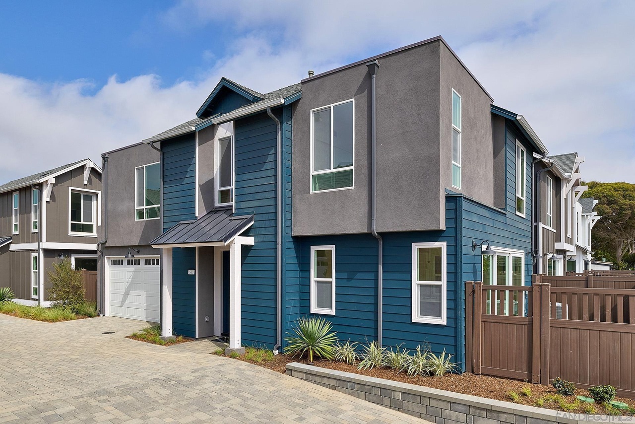 561 North Vulcan Avenue Encinitas, CA 92024 - Photo 2 of 35