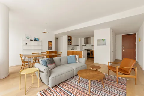 $3,700,000 | 1 West End Avenue, Unit 22B | Upper West Side