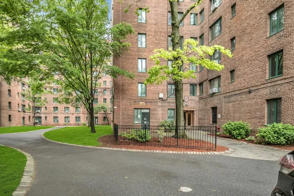 $300,000 | 1579 Metropolitan Avenue, Unit 3B | Parkchester