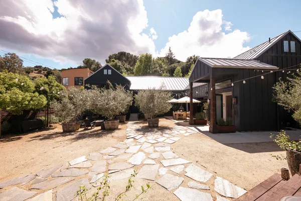 $2,550,000 | 28960 Crags Drive, Agoura Hills, CA 91301