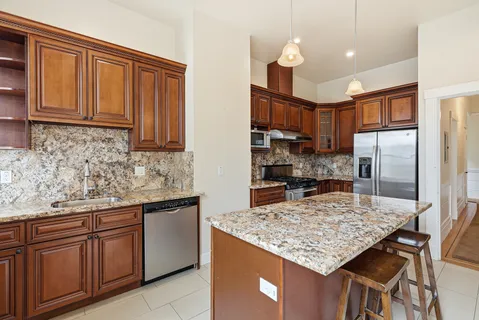 $13,500 | 747-749 Clayton Street, Unit 747, San Francisco, CA 94117