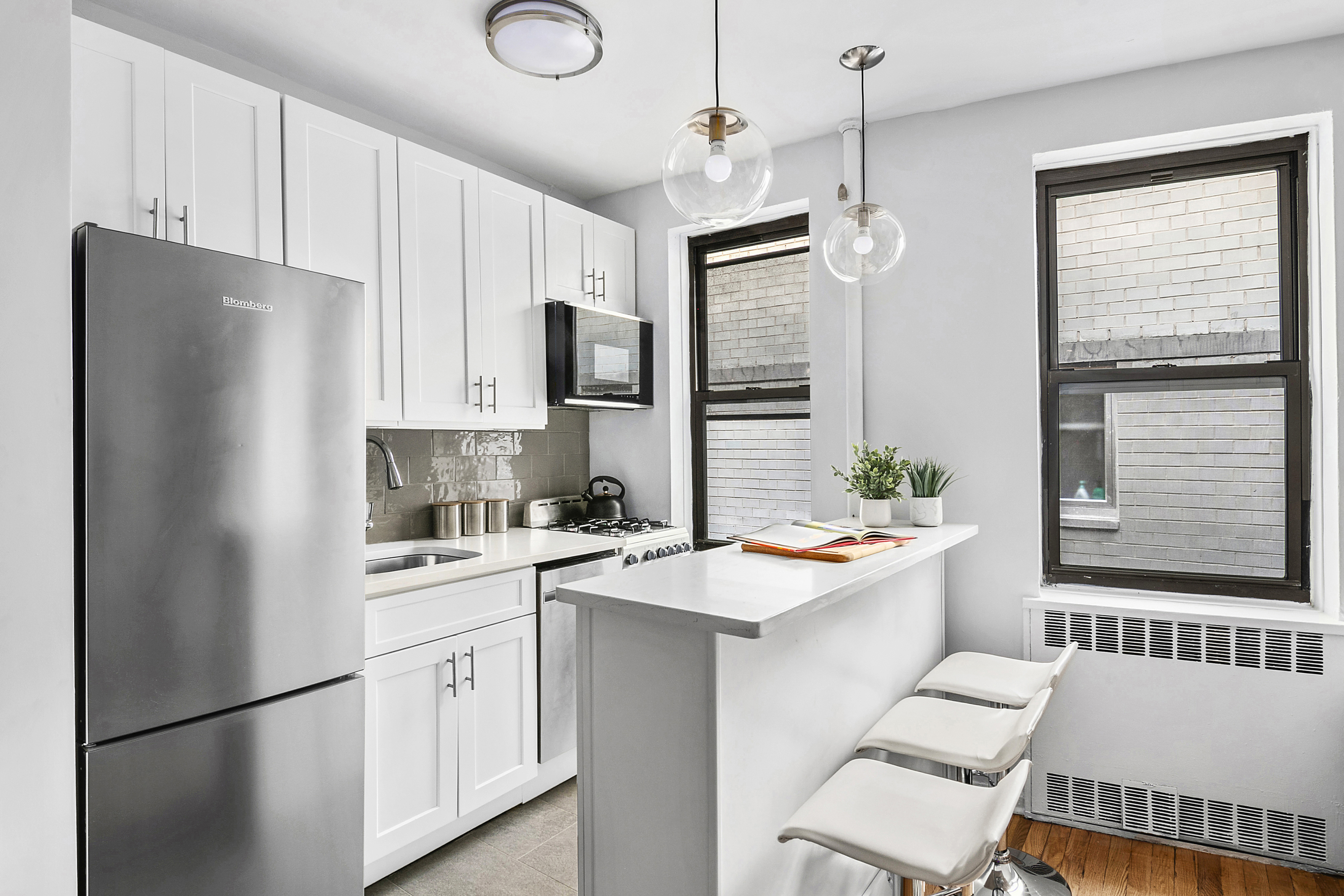 315 East 56th Street, Unit 6F Manhattan, NY 10022 - Photo 2 of 7