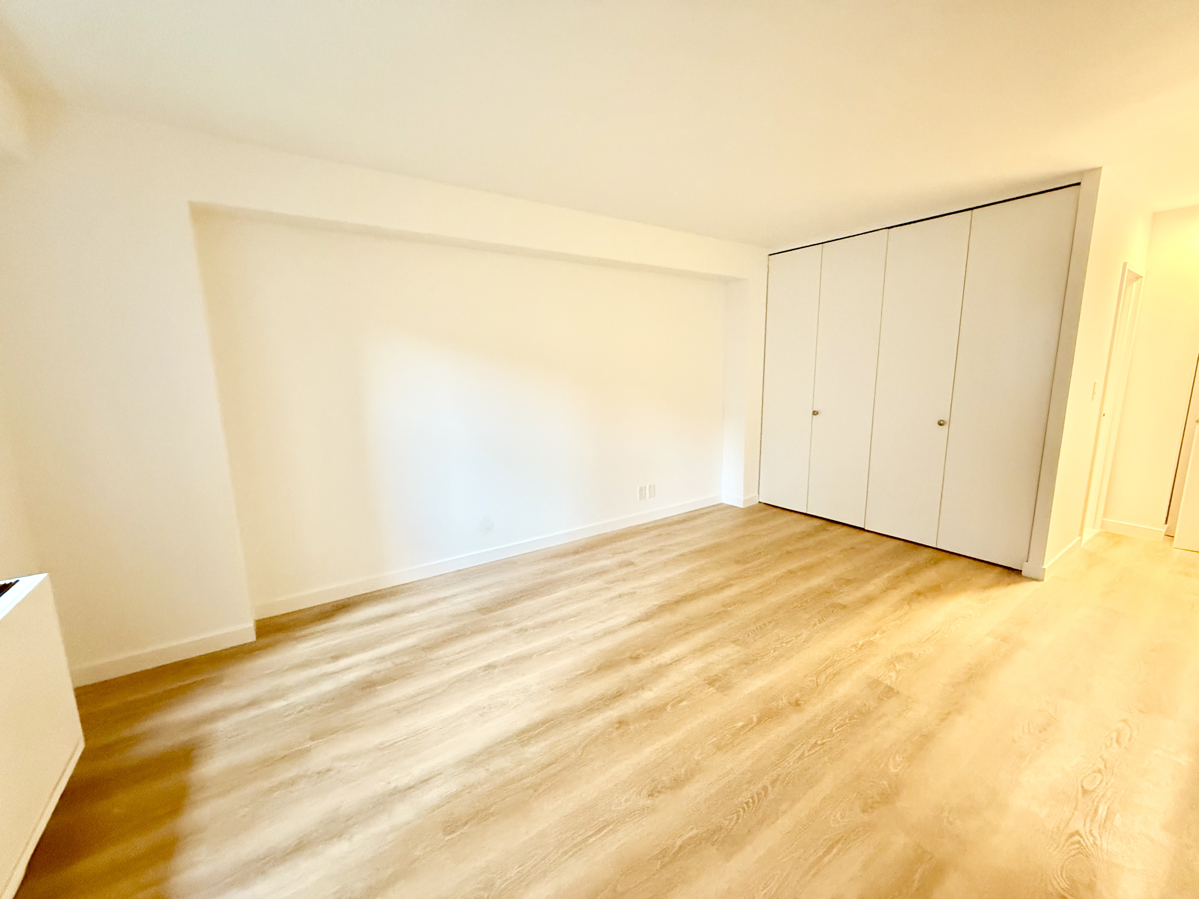 400 East 54th Street, Unit 8A Manhattan, NY 10022 - Photo 10 of 11 Gallery Image 10