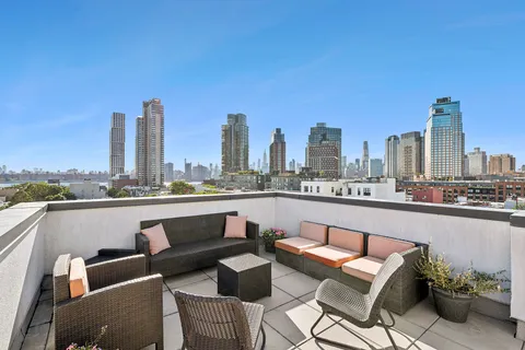 $700,000 | 1059 Manhattan Avenue, Unit 4C | Greenpoint