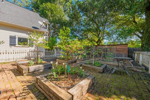 $3,050,000 | 4011 East 3rd Avenue, Napa, CA 94558