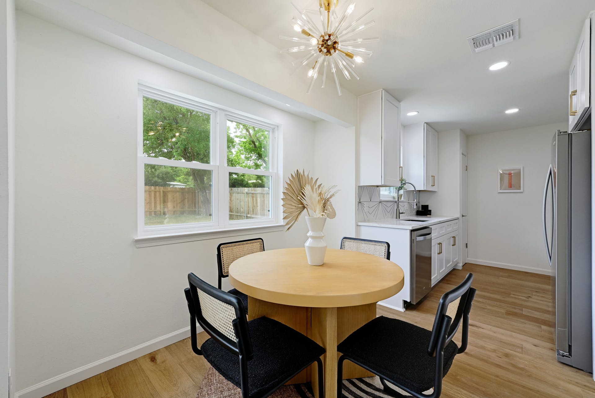 6606 Aldford Circle Austin, TX 78745 - Photo 10 of 32