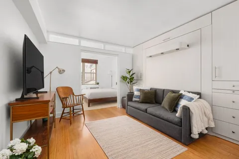 $450,000 | 408 West 34th Street, Unit 4L | Hudson Yards
