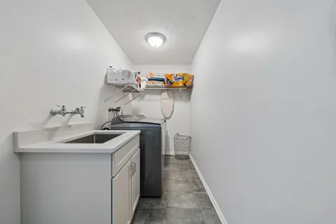 $725,000 | 220 Foxburg Drive, Pittsburgh, PA 15205