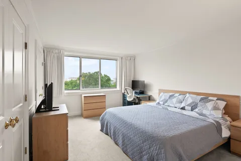 $297,000 | 4977 Battery Lane, Unit 1711, Bethesda, MD 20814
