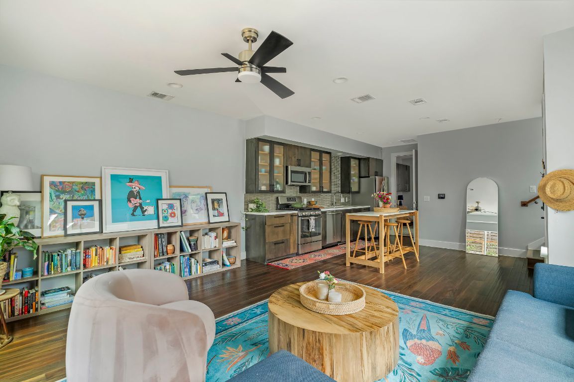 2812 Oak Springs Drive, Unit 2 Austin, TX 78702 - Photo 12 of 40