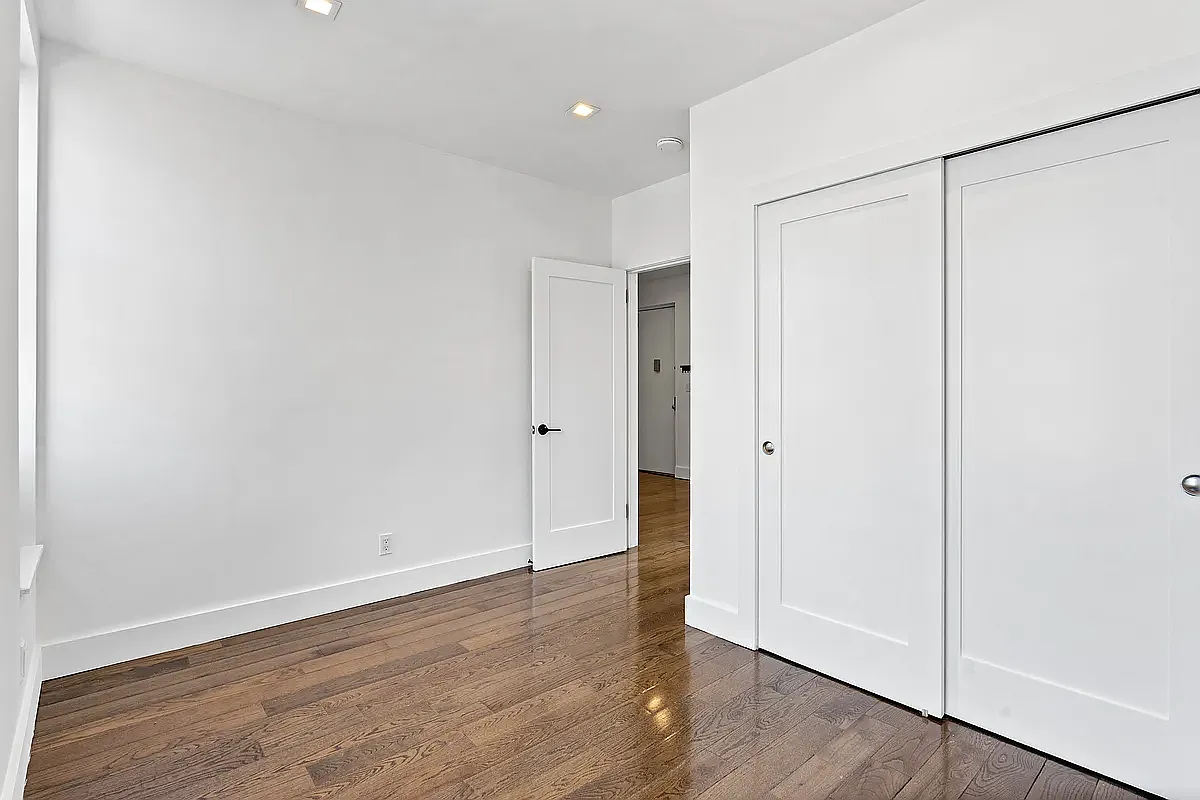 152 Thompson Street, Unit 3B Manhattan, NY 10012 - Photo 4 of 10