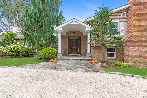 $2,495,000 | 11 Quaker Ridge Drive, Brookville, NY 11545