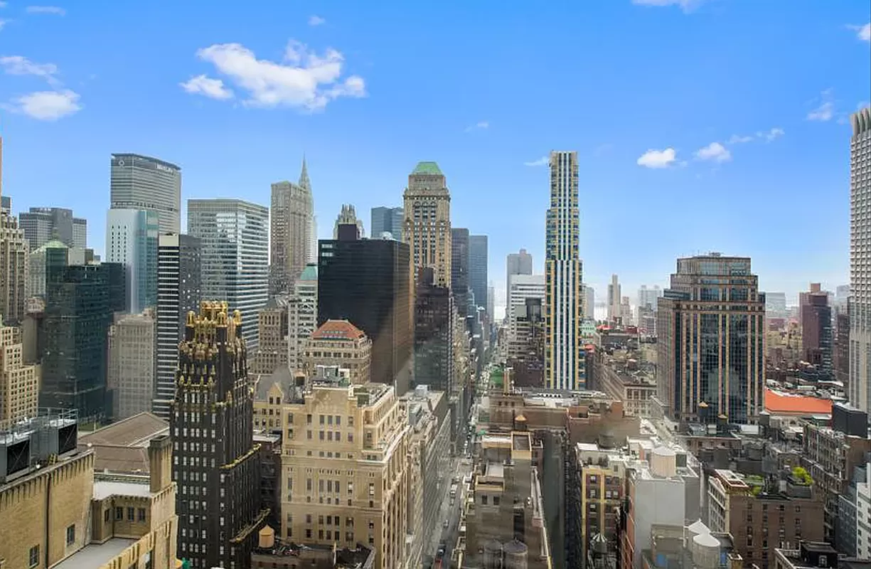 100 West 39th Street, Unit 37E Manhattan, NY 10018 - Photo 7 of 11 a view of city