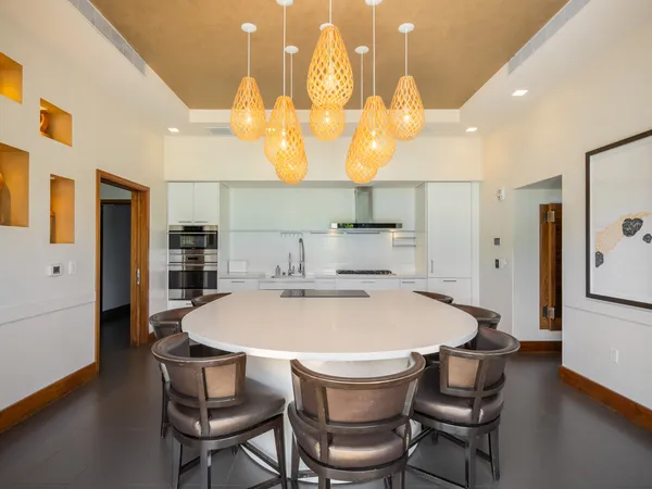 $3,495,000 | 1555 Kapiolani Boulevard, Unit 2002, Honolulu, HI 96814