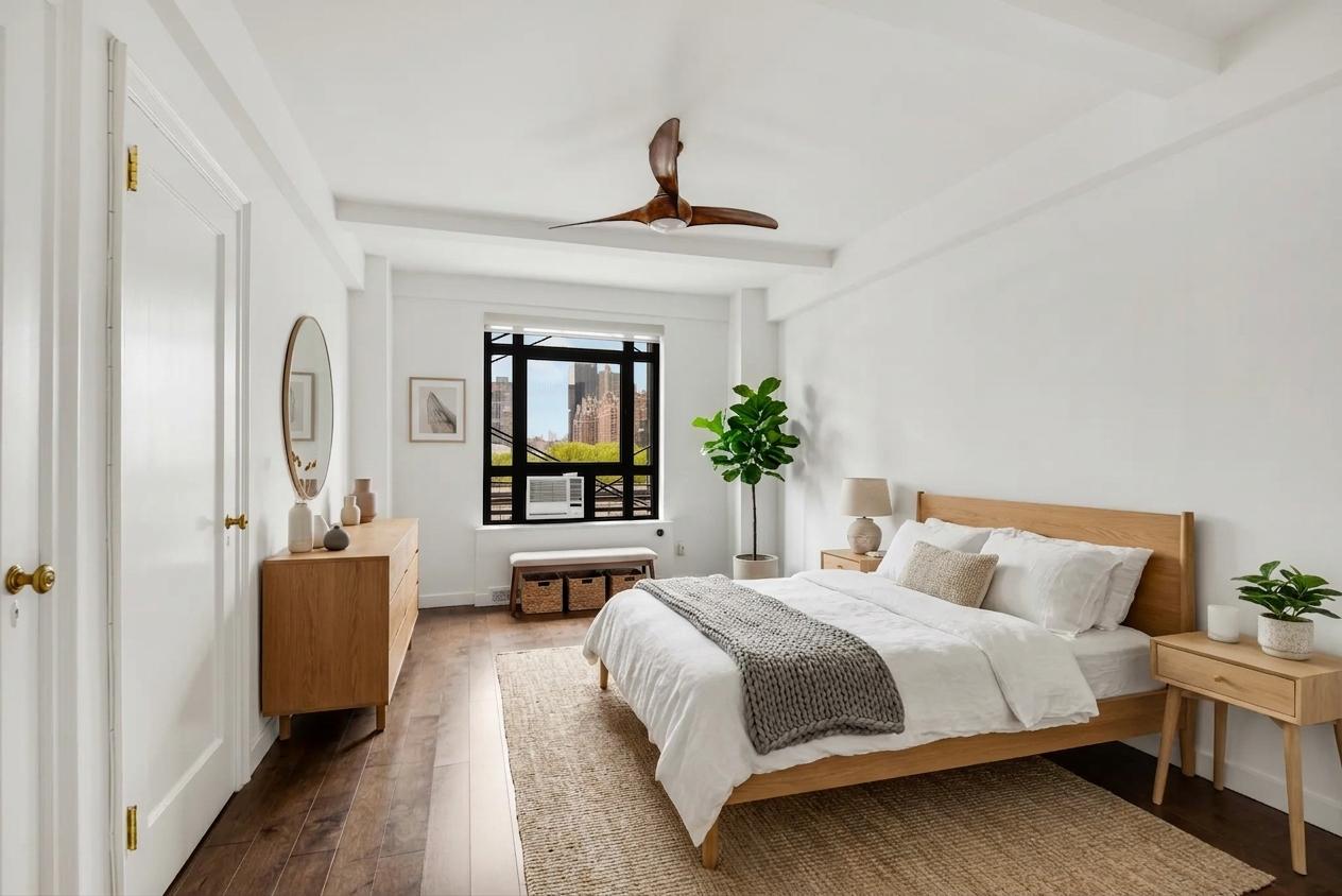 2 Beekman Place, Unit 8D Manhattan, NY 10022 - Photo 3 of 9 Gallery Image 3