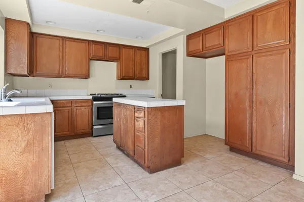 $449,000 | 1207 Touchstone Lane, Santa Maria, CA 93454