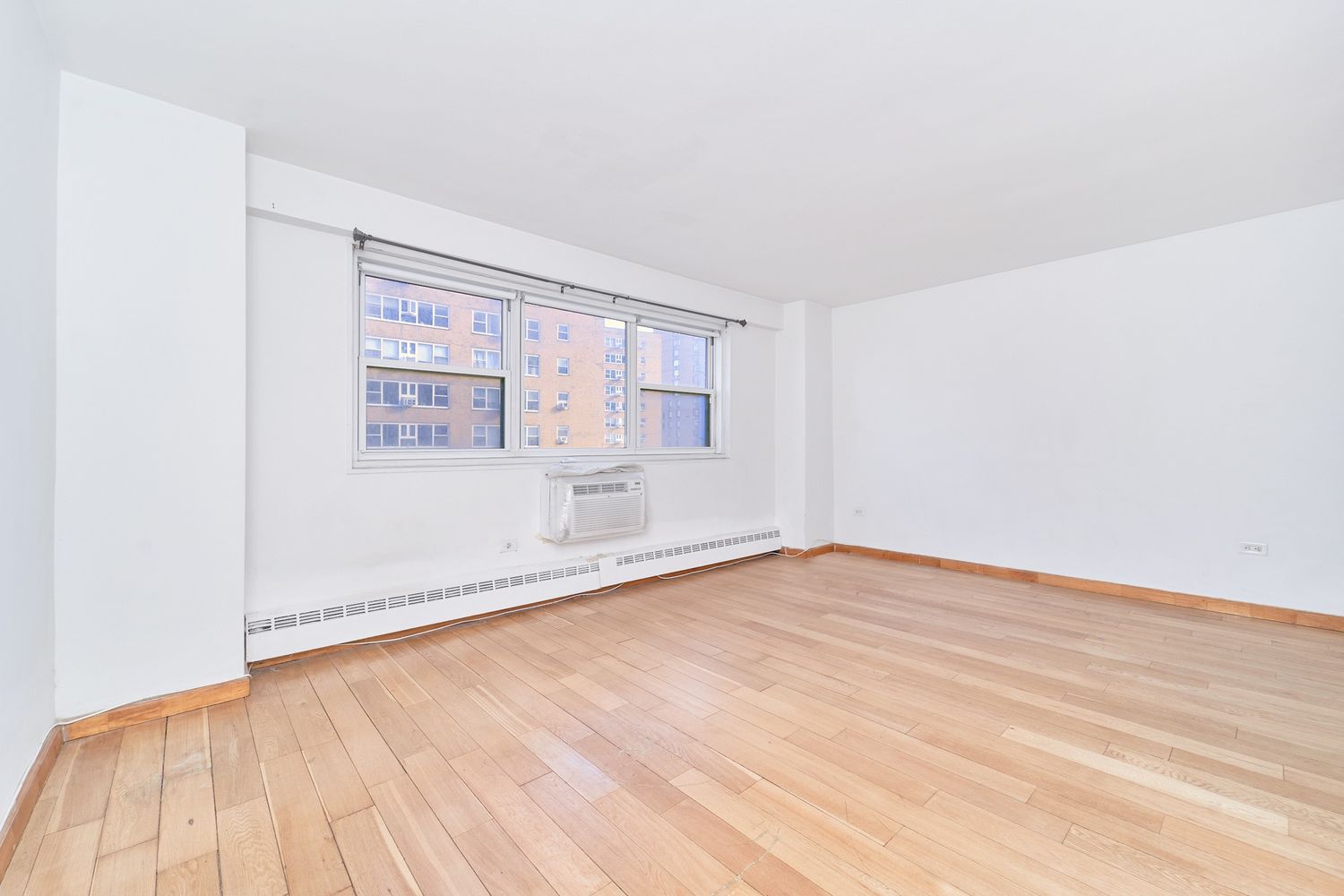$2,200 | 122 Ashland Place, Unit 9E | Downtown Brooklyn