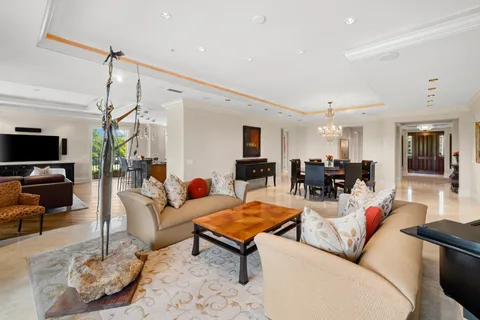 $3,700,000 | 1400 Gulf Shore Boulevard North, Unit 201, Naples, FL 34102