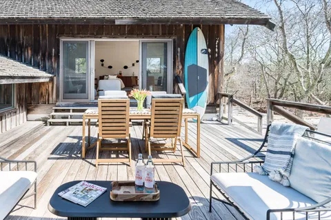 $3,850,000 | 44 Cliff Road, Amagansett, NY 11930