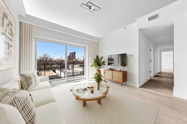 $949,000 | 12-16 30th Avenue, Unit 204 | Astoria