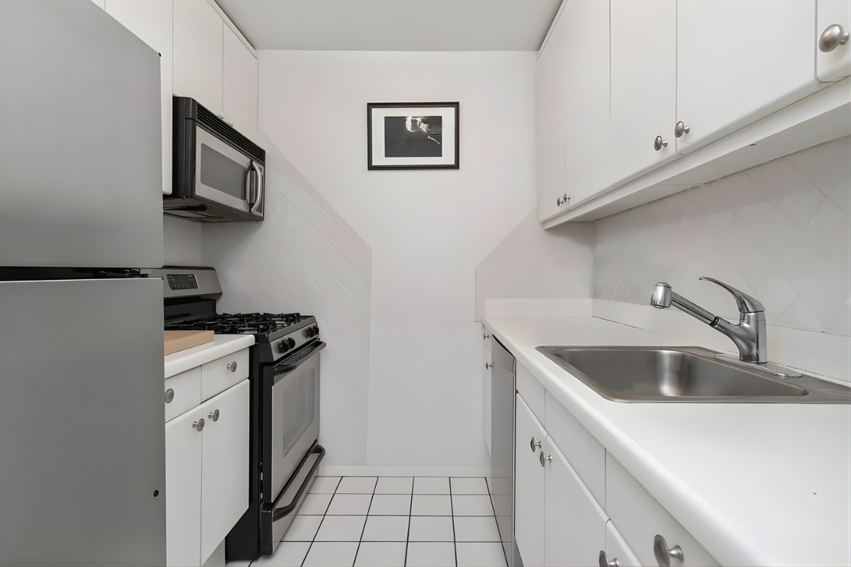106 Central Park South, Unit 7O Manhattan, NY 10019 - Photo 4 of 6