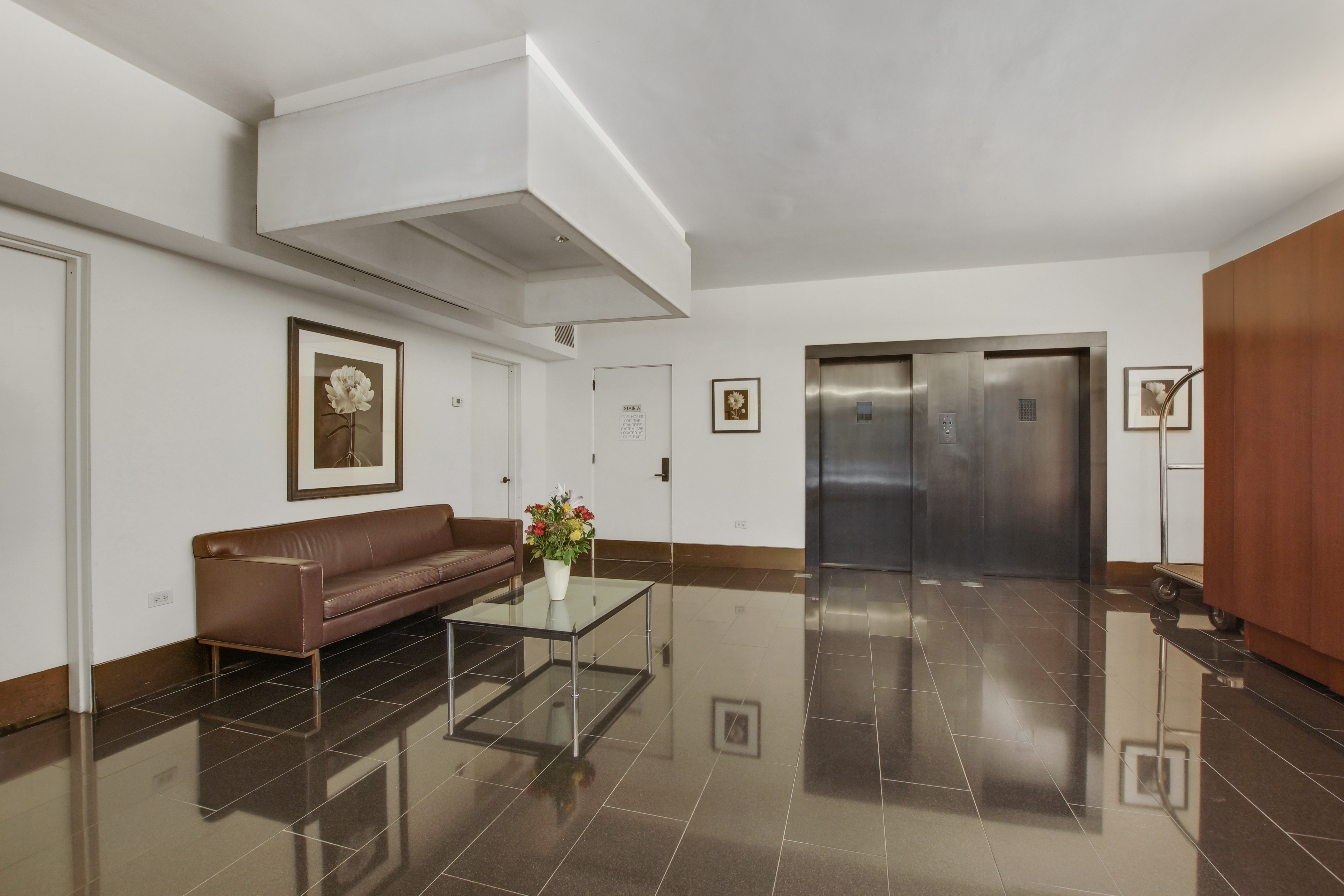 135 East 54th Street, Unit 12A Manhattan, NY 10022 - Photo 8 of 10