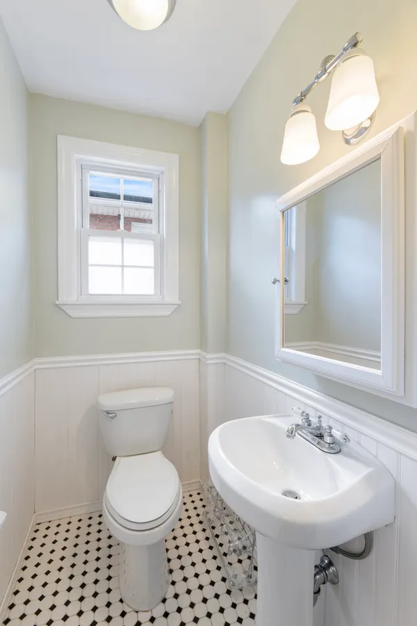 $3,500 | 216 Lakeview Place, Unit 2 | Fieldston