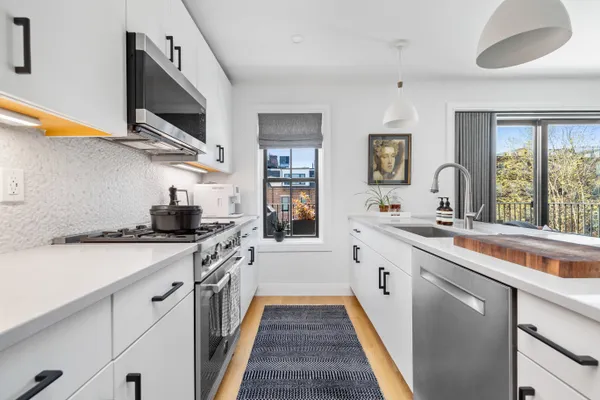 $1,375,000 | 130 West Newton Street, Unit 3, Boston, MA 02118