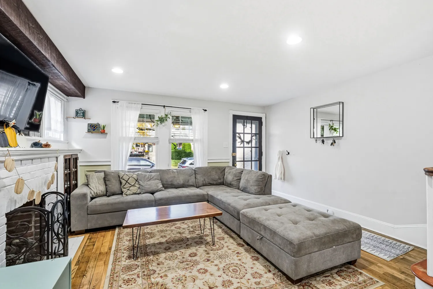 $349,900 | 8129 Hennig Street, Philadelphia, PA 19111