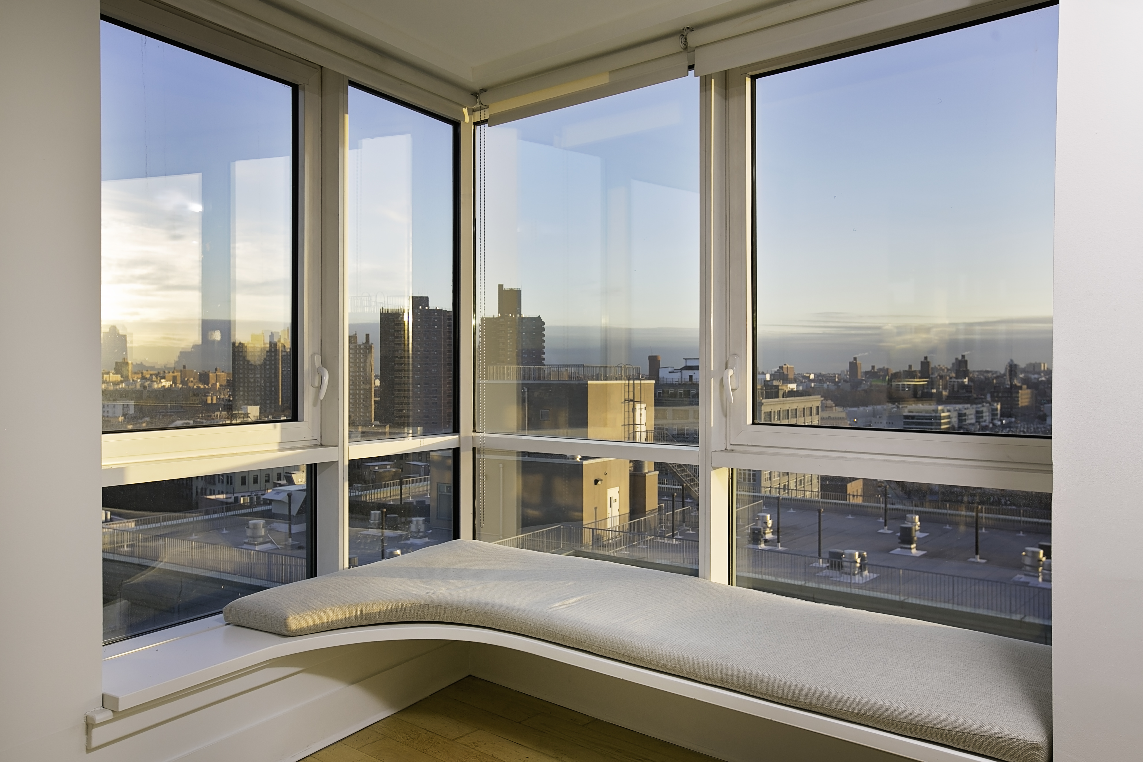 440 Kent Avenue, Unit 18E Brooklyn, NY 11249 - Photo 2 of 8 Gallery Image 2