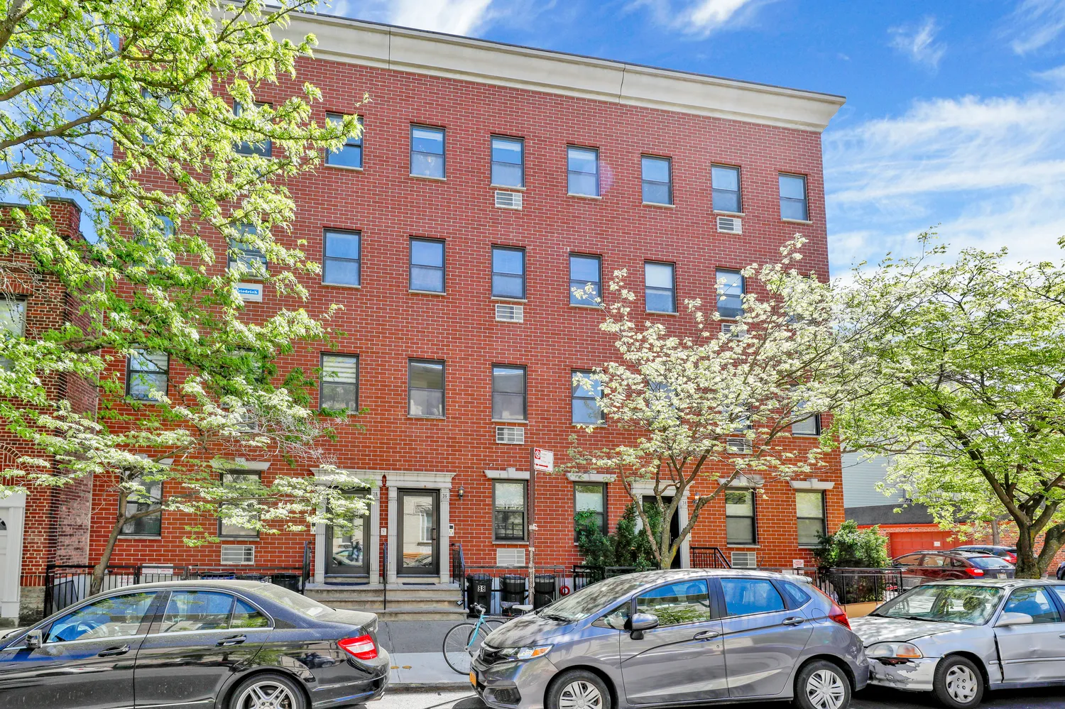 $4,500 | 36 Russell Street, Unit 22 | Greenpoint