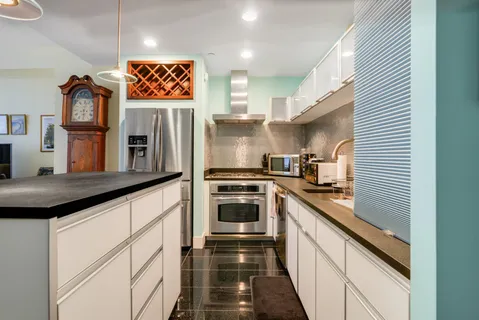 $1,400,000 | 44-27 Purves Street, Unit 8A | Long Island City