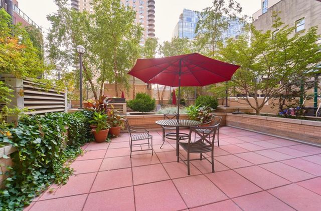 $1,720,000 | 170 East 87th Street, Unit W9H | Upper East Side