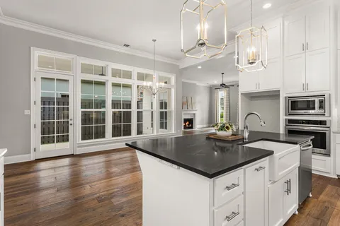 $569,500 | 10733 Spring Fest Lane, Baton Rouge, LA 70810
