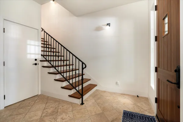 $2,295,000 | 929 Laguna Street, Santa Barbara, CA 93101