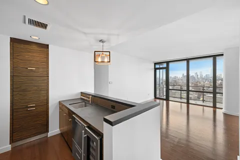$2,650,000 | 101 West 24th Street, Unit 29B | Chelsea