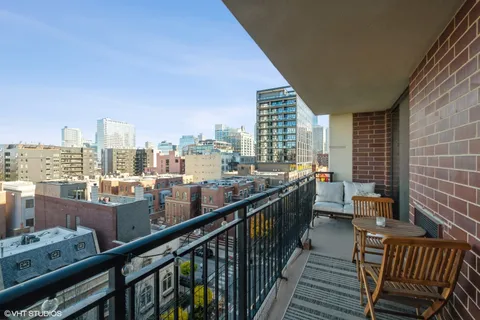 $350,000 | 451 West Huron Street, Unit 804, Chicago, IL 60654