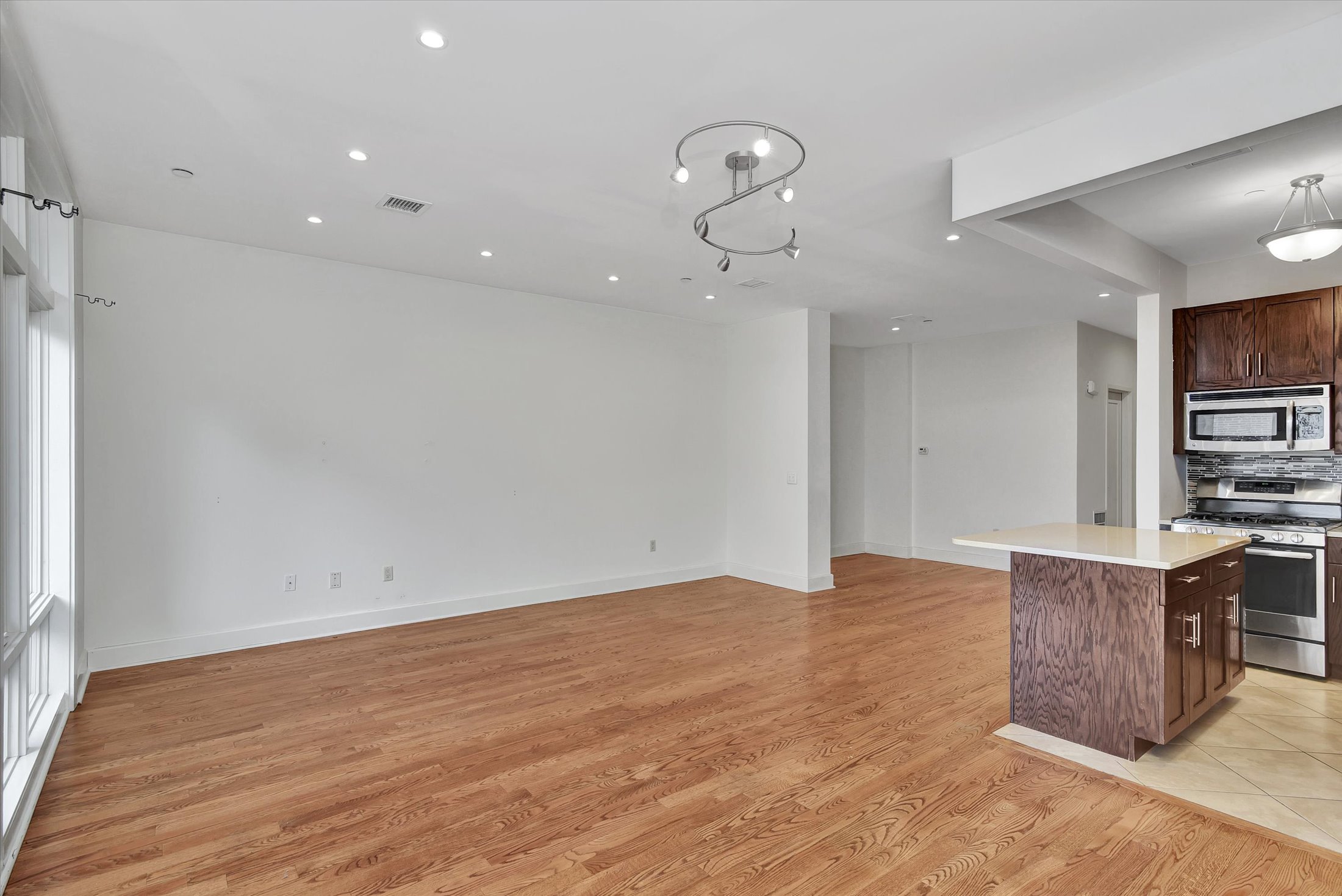 90 Bay Street Lndg, Unit 2K Staten Island, NY 10301 - Photo 2 of 19