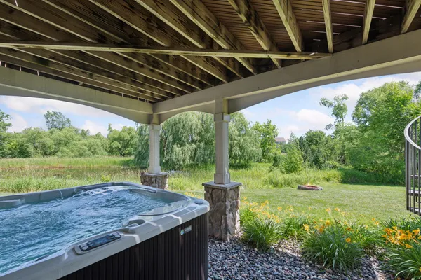 $1,100,000 | 6160 Ithaca Lane North, Plymouth, MN 55446
