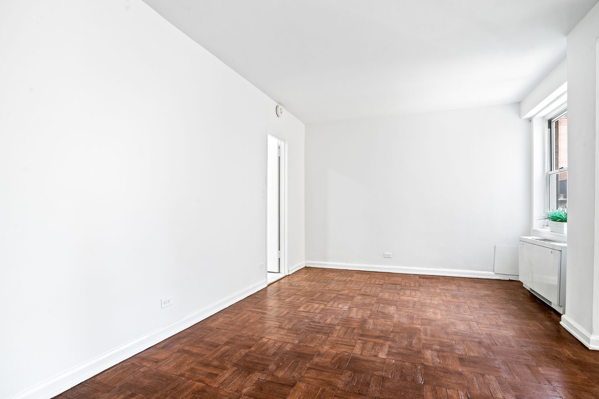150 East 61st Street, Unit 8B Manhattan, NY 10065 - Photo 11 of 30 a view of room