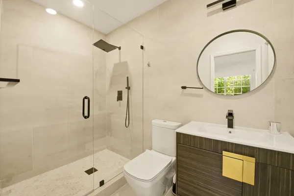 $9,500 | 725 West 51st Street, Miami Beach, FL 33140