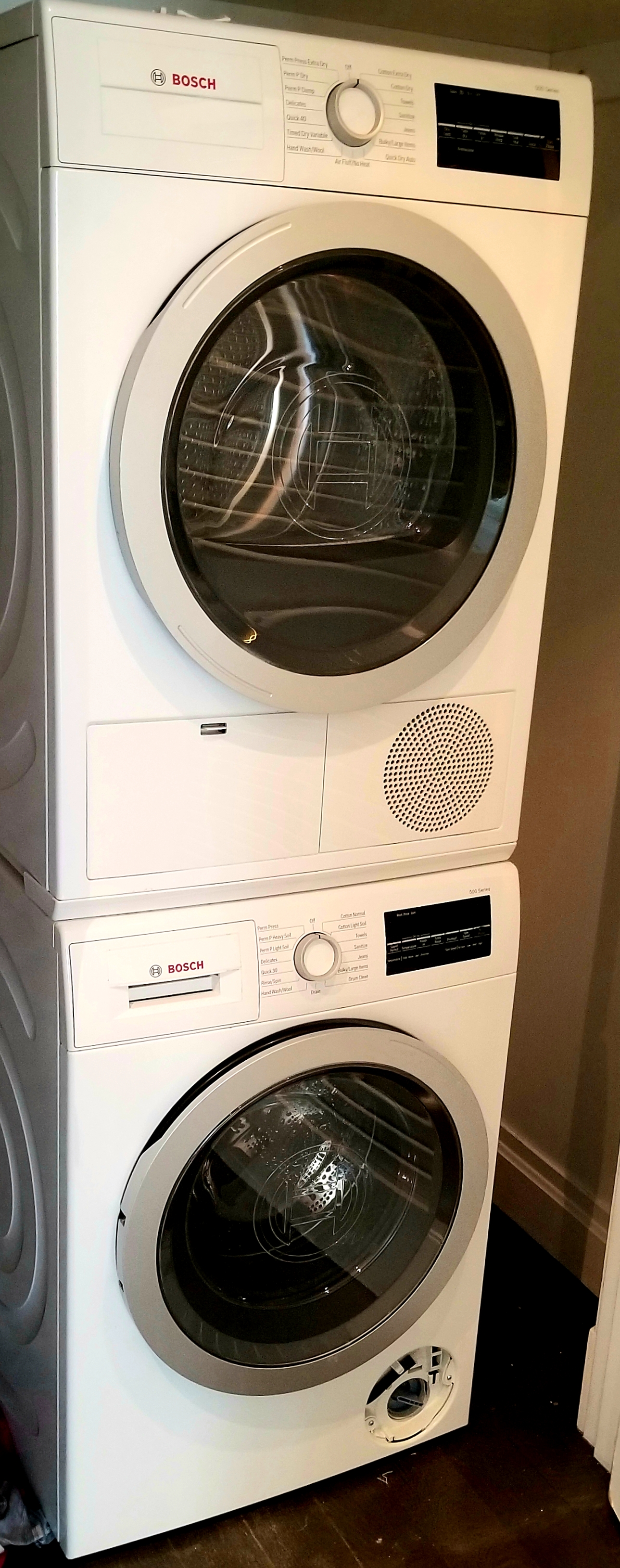 200 East 66th Street, Unit D1205 Manhattan, NY 10065 - Photo 17 of 33 a close up view of washer and dryer
