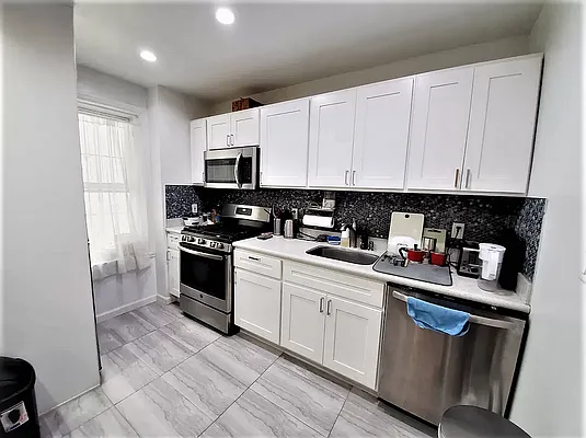 441 63rd Street, Unit 1R Brooklyn, NY 11220 - Photo 5 of 10