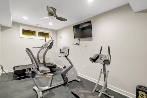 $2,000,000 | 4715 38th Street North, Arlington, VA 22207