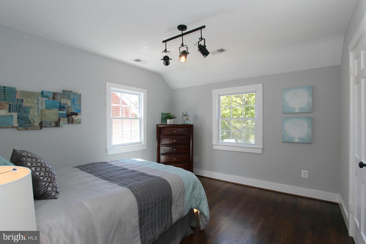 4889 Queens Chapel Terrace Northeast Washington, DC 20017 - Photo 10 of 16