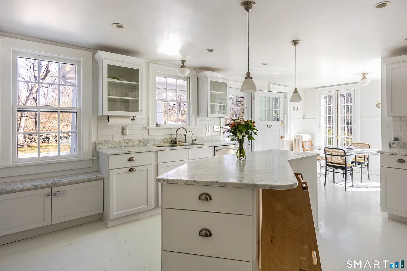 89 Chestnut Hill Road Wilton, CT 06897 - Photo 10 of 28