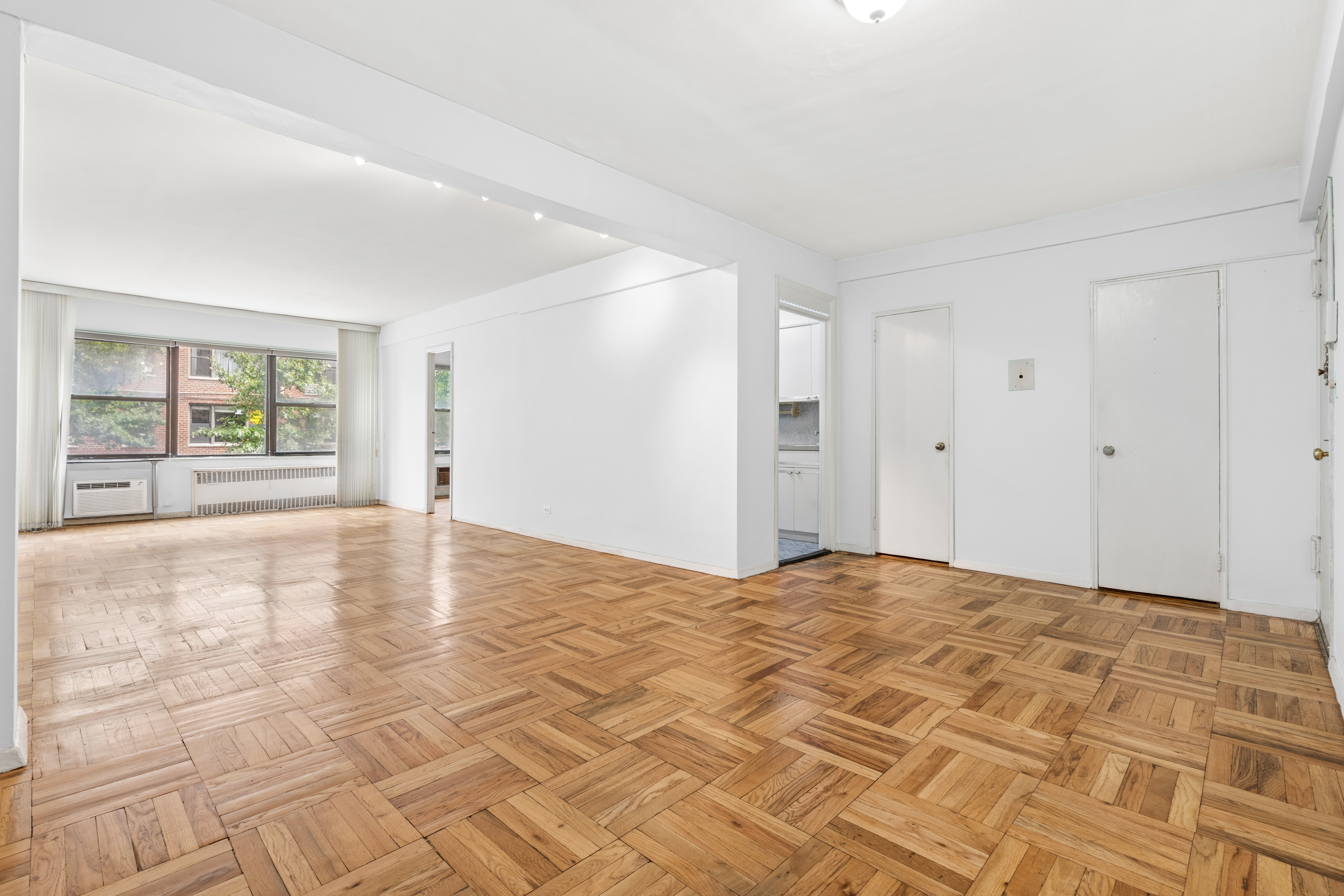 303 Beverley Road, Unit 1B Brooklyn, NY 11218 - Photo 12 of 22 Gallery Image 12