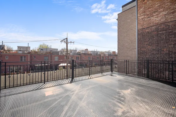 $3,800 | 1327 West Taylor Street, Unit 3W, Chicago, IL 60607