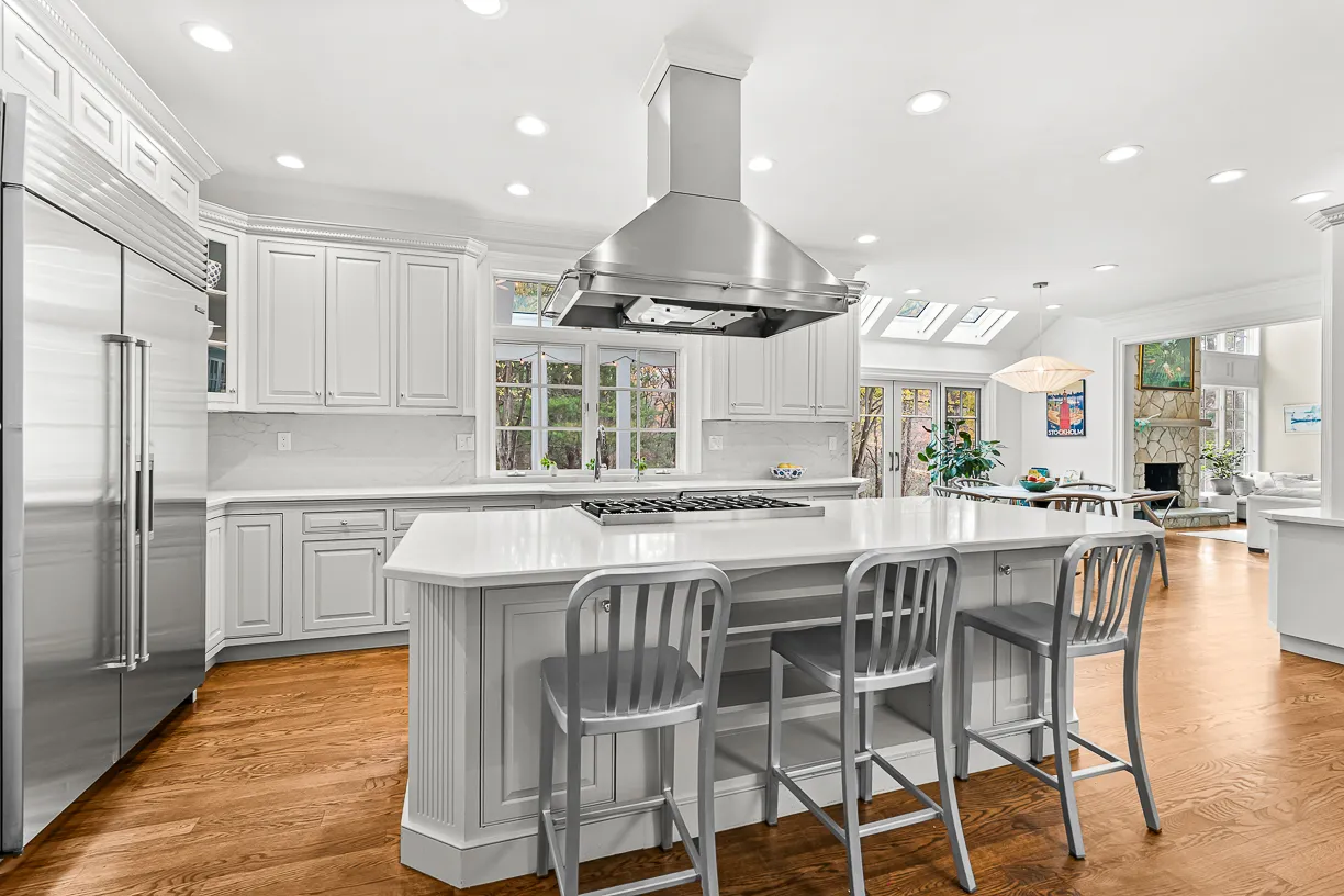 $5,695,000 | 9 Sanderson Lane, Weston, MA 02493